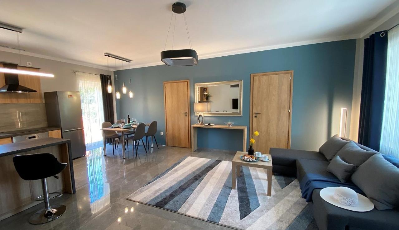 Otium Wellness Apartmanház Balatonakarattya Exterior foto