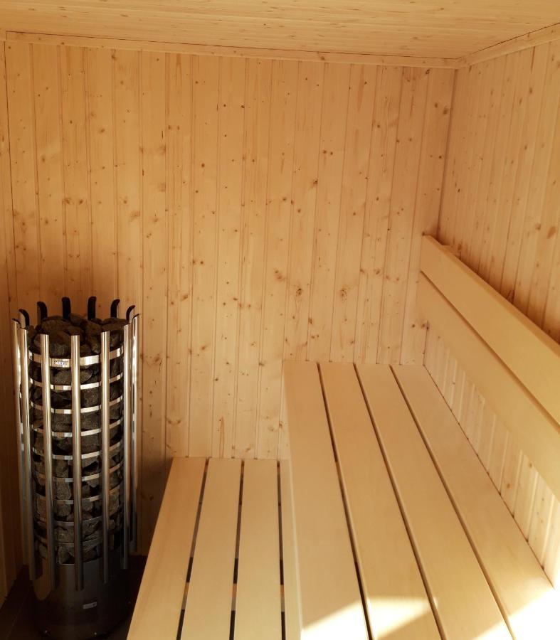 Otium Wellness Apartmanház Balatonakarattya Exterior foto