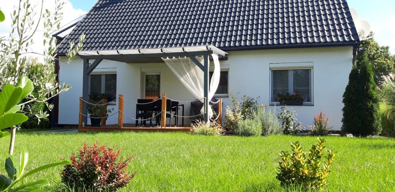 Otium Wellness Apartmanház Balatonakarattya Exterior foto
