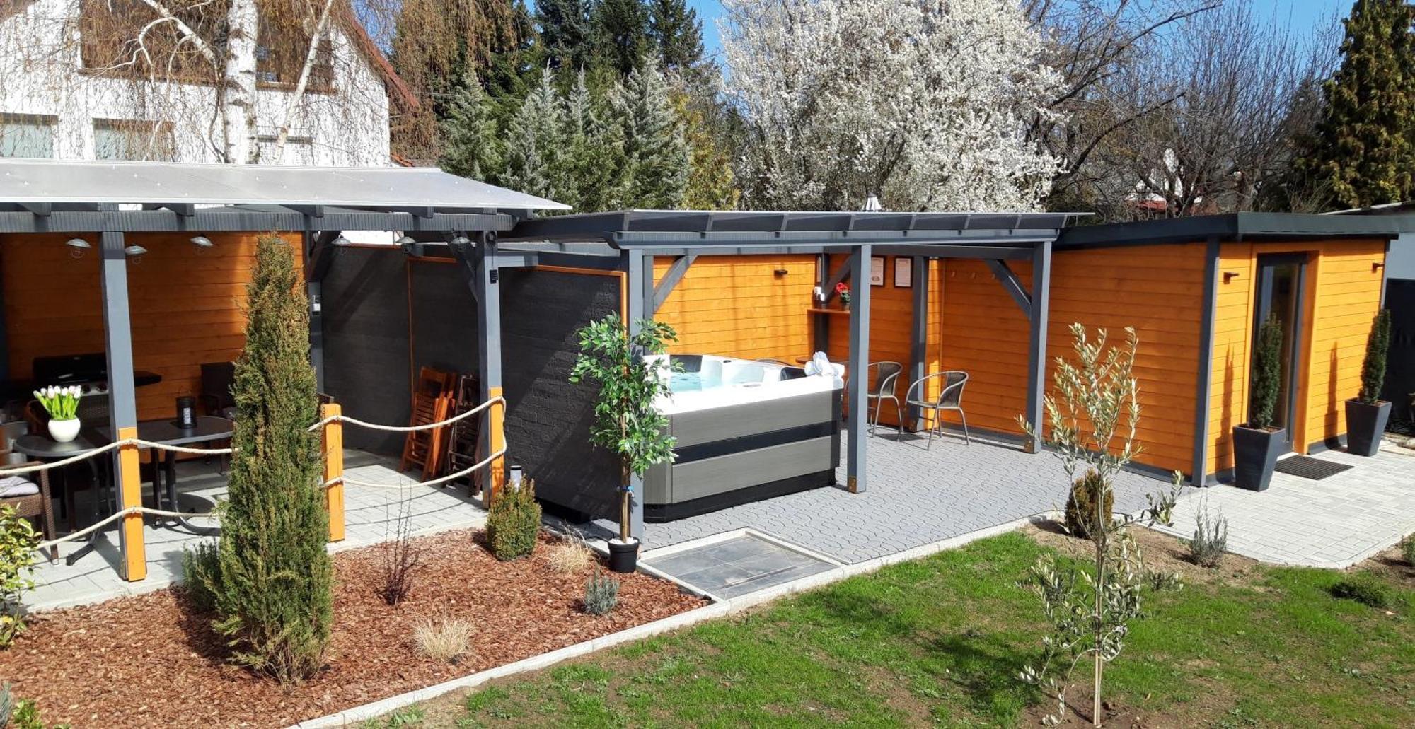 Otium Wellness Apartmanház Balatonakarattya Exterior foto